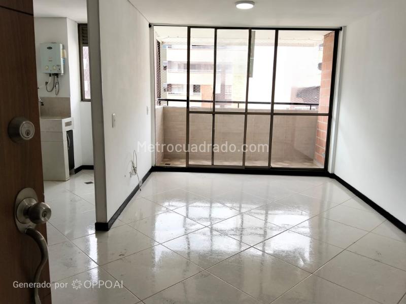 3BR Apartment for Rent in La Ferrería (69 m²) - 2
