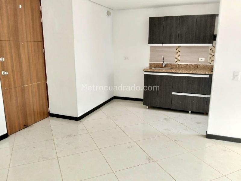 3BR Apartment for Rent in La Ferrería (69 m²) - 3