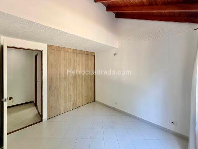 Casa de 3 alcobas en venta en La Mota, Medellín, 63 m² · foto 9 de 15