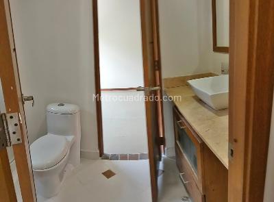 Apartamento de 3 alcobas en arriendo en Loma Linda, Sabaneta, 113 m² · foto 12 de 20