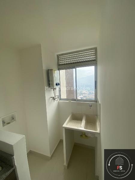 2BR Apartment with Balcony in Suramericana - 4