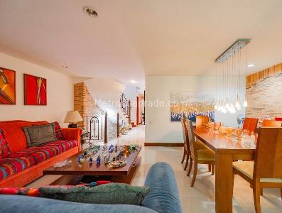 Casa de 4 alcobas en venta en Loma De Las Brujas, Envigado, 282 m² · foto 2 de 20