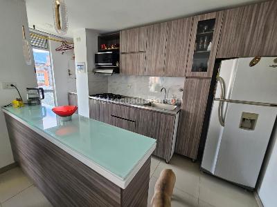 Apartamento de 3 alcobas en venta en Centro Comercial Mayorca, Sabaneta, 74 m² · foto 2 de 15