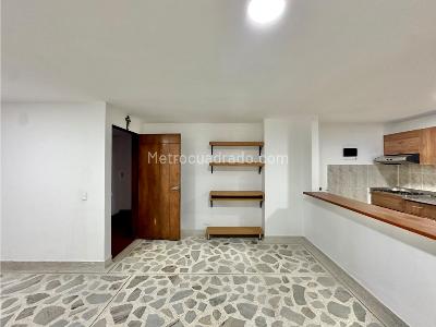 Apartaestudio en venta en Laureles, Medellín, 60 m² · foto 2 de 17