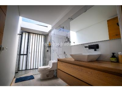 Casa de 5 alcobas en venta en Alto De Las Palmas, Envigado, 1900 m² · foto 18 de 20