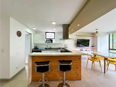 Apartamento en venta en El Poblado, Medellín · foto 2 de 18