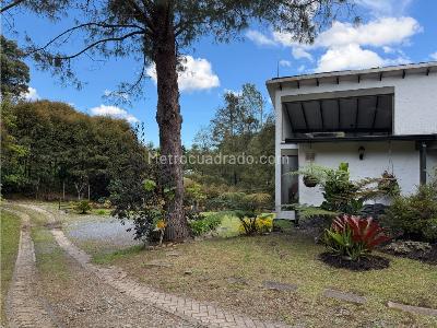 Casa de 4 alcobas en venta en Las Palmas, Envigado · foto 2 de 20