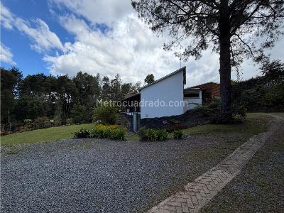 Casa de 4 alcobas en venta en Las Palmas, Envigado · foto 4 de 20