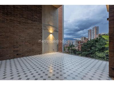 Apartamento de 2 alcobas en venta en El Poblado, Medellín, 140 m² · foto 2 de 18