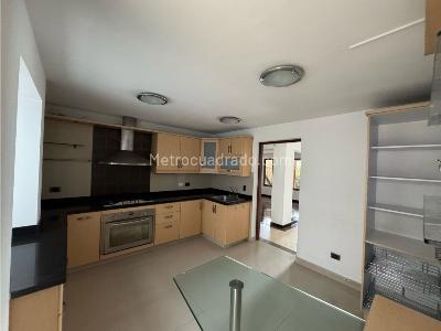 Casa de 3 alcobas en venta en El Poblado, Medellín · foto 8 de 15