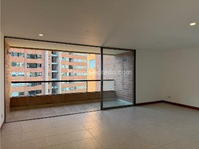 Apartamento en venta en El Poblado, Medellín · foto 2 de 20