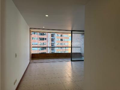 Apartamento en venta en El Poblado, Medellín · foto 3 de 20