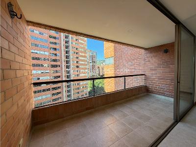 Apartamento en venta en El Poblado, Medellín · foto 4 de 20
