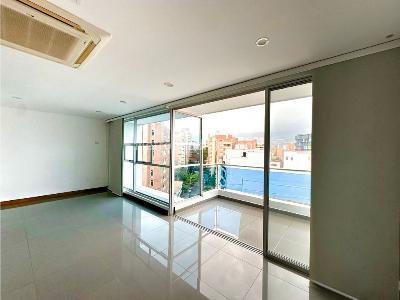 Apartamento de 4 alcobas en venta en Laureles, Medellín, 200 m² · foto 2 de 20