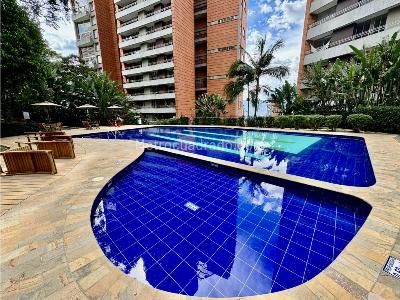 Apartamento de 3 alcobas en venta en El Poblado, Medellín, 210 m² · foto 3 de 20