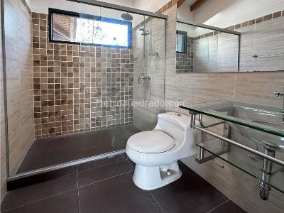 Casa de 4 alcobas en venta en Las Palmas, Medellín, 1900 m² · foto 10 de 20