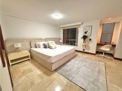 Apartamento de 3 alcobas en venta en El Poblado, Medellín, 300 m² · foto 16 de 20