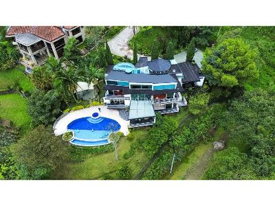 Casa de 3 alcobas en venta en El Poblado, Medellín · foto 3 de 20