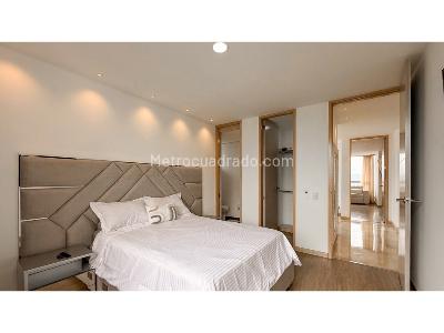 Apartamento de 3 alcobas en venta en El Poblado, Medellín, 267 m² · foto 19 de 20