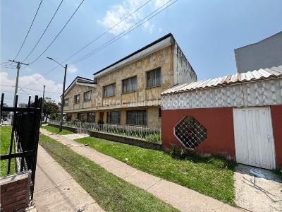 Casa de 5 alcobas en venta en Normandia Occidental, Bogotá, 565 m² · foto 2 de 20