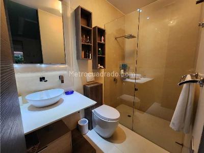 Apartamento de 3 alcobas en arriendo en Chico, Bogotá, 200 m² · foto 11 de 20