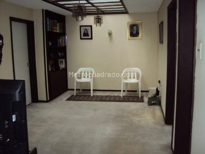 Casa de 5 alcobas en venta en Galerias, Bogotá, 275 m² · foto 19 de 20