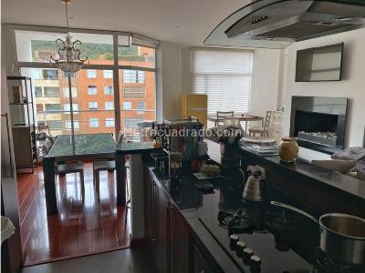 Apartamento de 3 alcobas en venta en Chico Reservado, Bogotá, 172 m² · foto 2 de 18