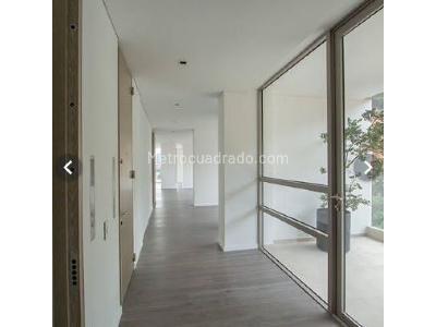 Apartamento de 3 alcobas en venta en La Cabrera, Bogotá, 248 m² · foto 6 de 10