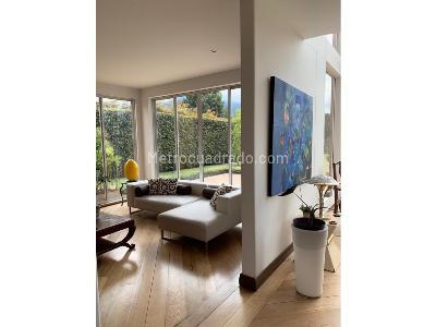 Casa de 4 alcobas en venta en San Simon, Bogotá, 350 m² · foto 2 de 8