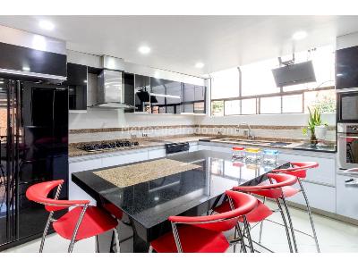 Casa de 3 alcobas en venta en Gratamira, Bogotá, 270 m² · foto 9 de 20
