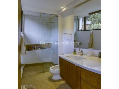Apartamento de 4 alcobas en venta en El Refugio, Bogotá, 300 m² · foto 17 de 20
