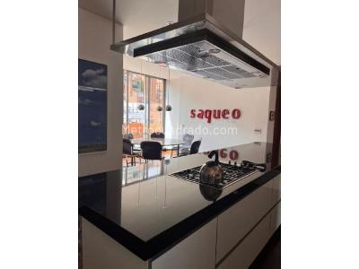 Apartamento de 3 alcobas en venta en Los Rosales, Bogotá, 242 m² · foto 3 de 16