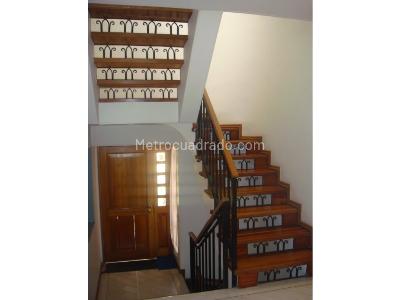 Casa de 3 alcobas en venta en Gratamira, Bogotá, 295 m² · foto 3 de 20
