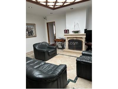 Casa de 3 alcobas en venta en Santa Barbara Alta, Bogotá, 390 m² · foto 4 de 11