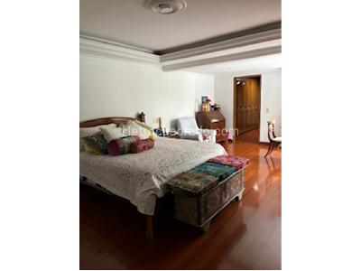 Casa de 3 alcobas en venta en Santa Barbara Alta, Bogotá, 390 m² · foto 8 de 11