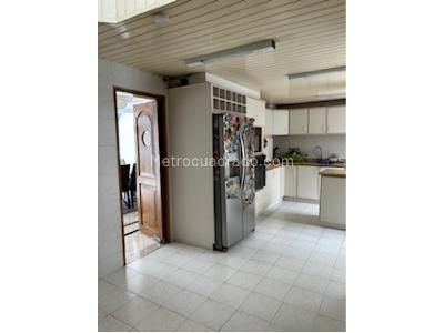 Casa de 3 alcobas en venta en Santa Barbara Alta, Bogotá, 390 m² · foto 9 de 11