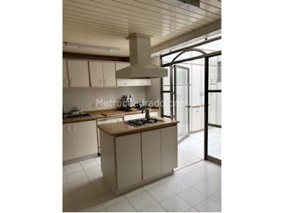 Casa de 3 alcobas en venta en Santa Barbara Alta, Bogotá, 390 m² · foto 10 de 11