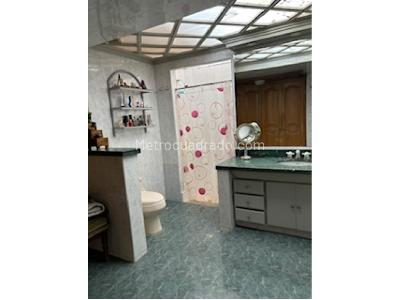Casa de 3 alcobas en venta en Santa Barbara Alta, Bogotá, 390 m² · foto 11 de 11