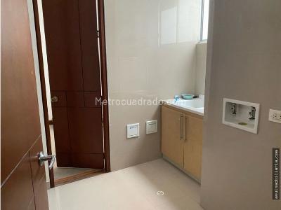 Apartamento de 4 alcobas en venta en Rosales Alto, Bogotá, 442 m² · foto 13 de 17