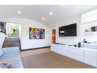Apartamento de 3 alcobas en venta en Camino Antiguo De Suba, Bogotá, 277 m² · foto 2 de 10