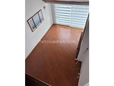 Casa de 3 alcobas en venta en Ilarco, Bogotá, 151 m² · foto 2 de 16