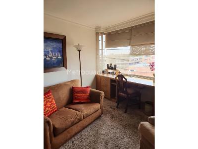 Apartamento de 3 alcobas en venta en Santa Paula, Bogotá, 199 m² · foto 2 de 5
