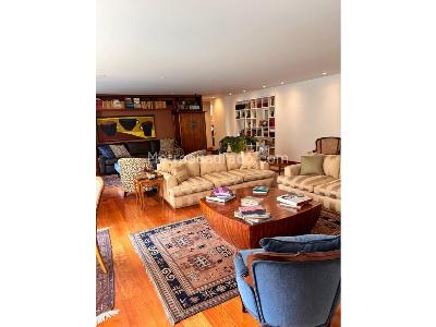 Apartamento de 2 alcobas en venta en Rosales Bajo, Bogotá, 240 m² · foto 3 de 15