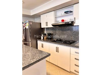 Apartamento de 2 alcobas en venta en Rosales Bajo, Bogotá, 240 m² · foto 8 de 15