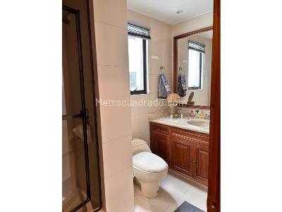 Apartamento de 2 alcobas en venta en Rosales Bajo, Bogotá, 240 m² · foto 13 de 15