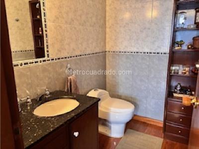 Apartamento de 3 alcobas en venta en Chico, Bogotá, 188 m² · foto 12 de 14