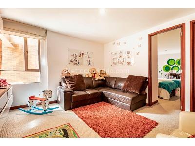 Apartamento de 3 alcobas en venta en Usaquen, Bogotá, 173 m² · foto 2 de 13