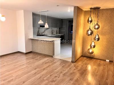 Apartamento de 2 alcobas en venta en Chico, Bogotá, 160 m² · foto 3 de 16