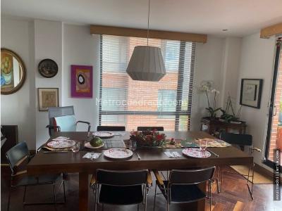 Apartamento de 3 alcobas en venta en Los Rosales, Bogotá, 192 m² · foto 2 de 14