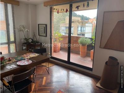 Apartamento de 3 alcobas en venta en Los Rosales, Bogotá, 192 m² · foto 3 de 14